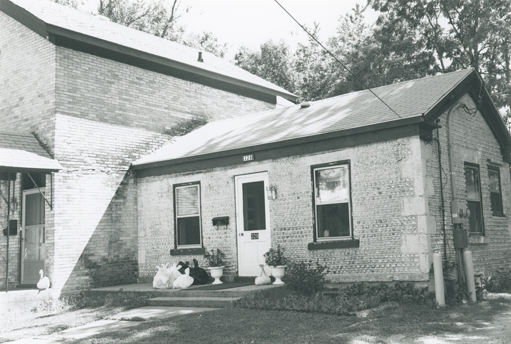 Roc-10 328 St Lawrence Ave 1